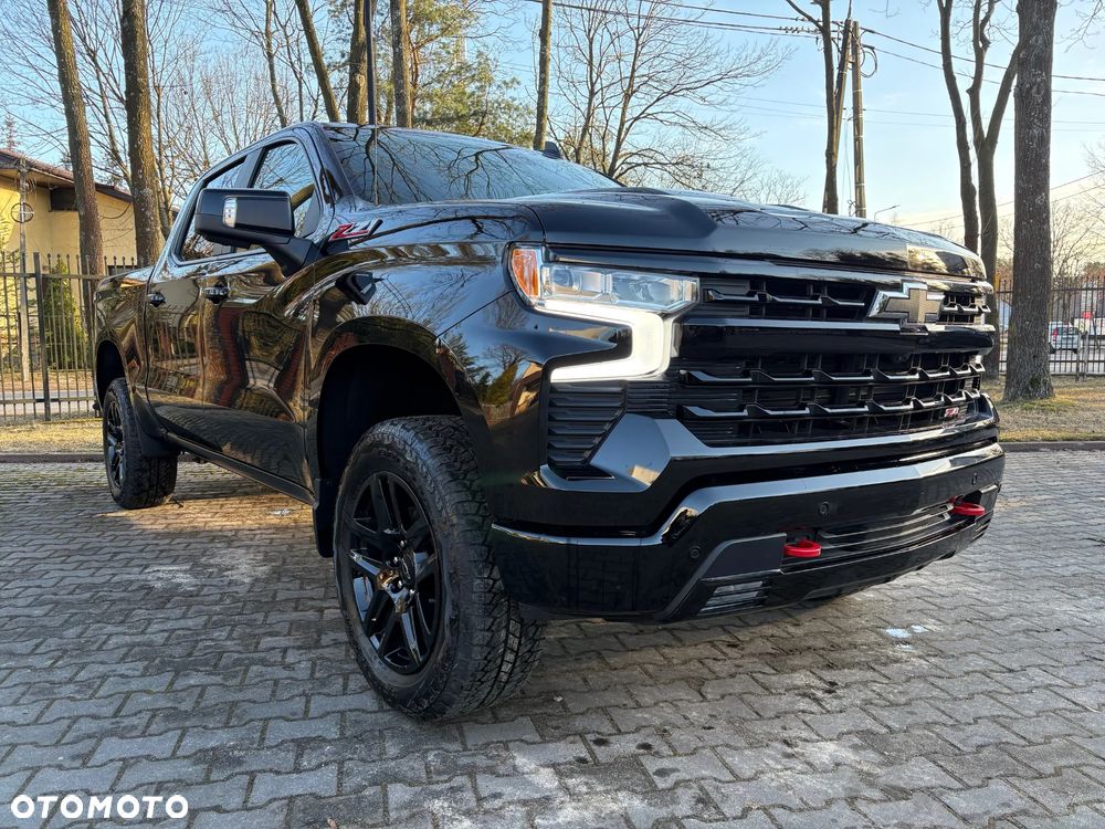 Chevrolet Silverado - 1