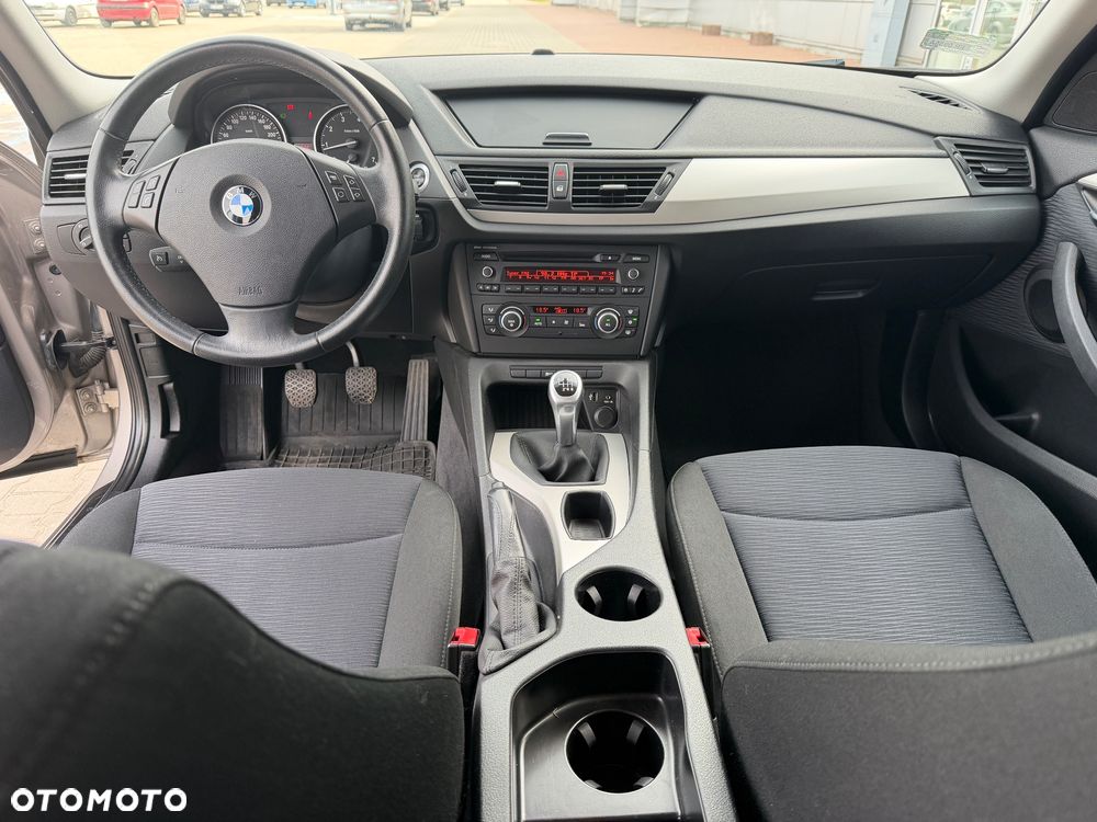 BMW X1 sDrive18i - 24