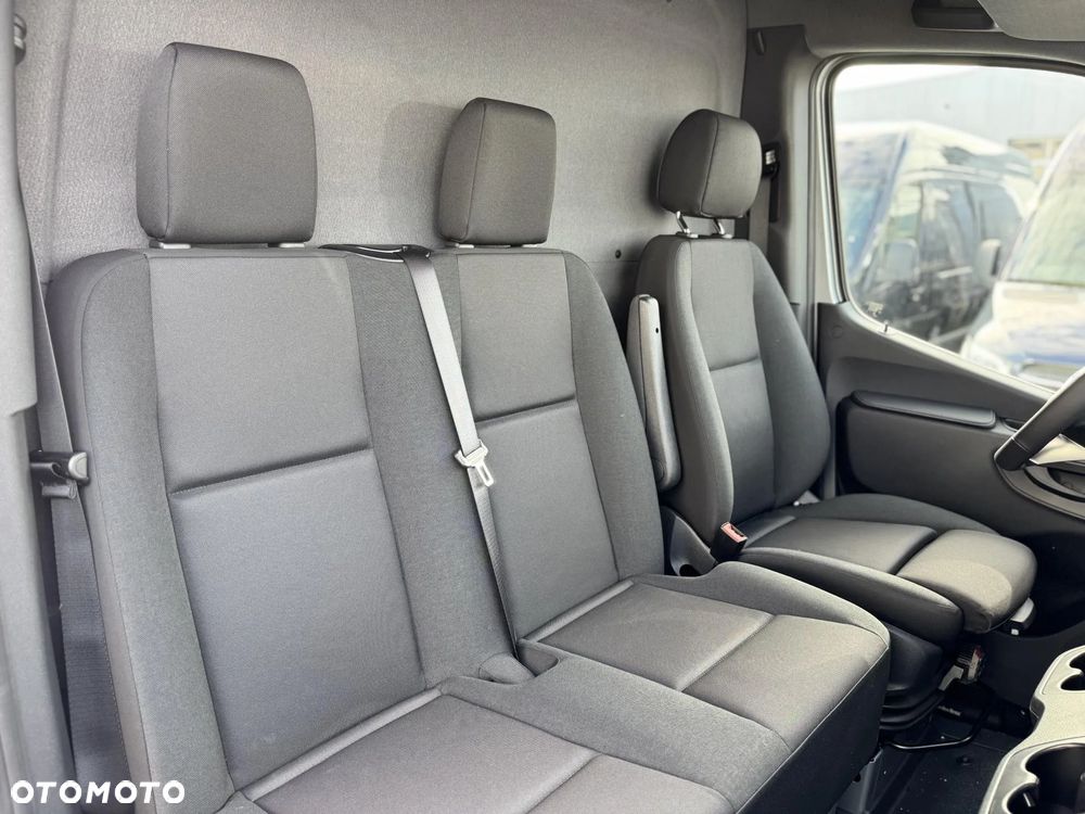 Mercedes-Benz Sprinter - 16