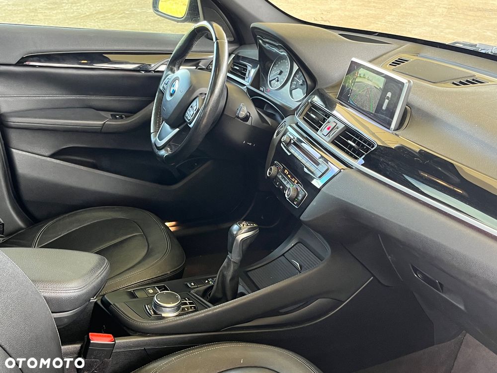 BMW X1 xDrive25i Sport Line - 17