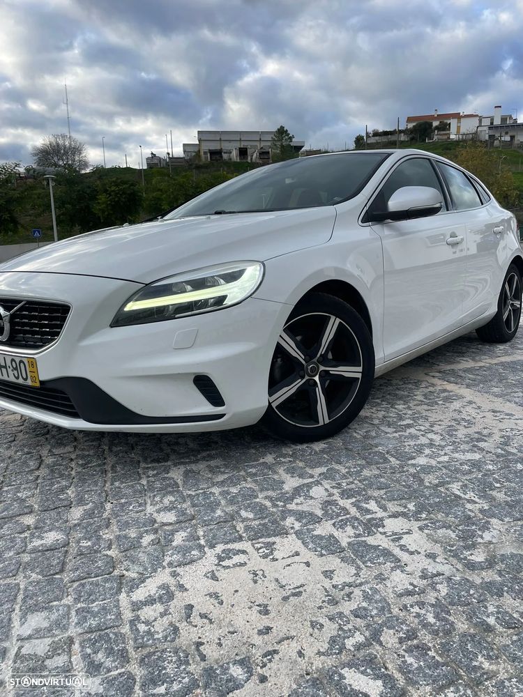 Volvo V40 2.0 D2 R-Design - 1