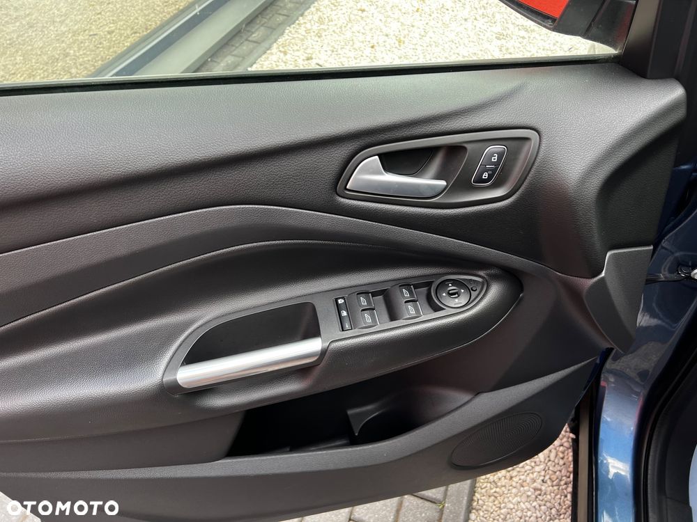 Ford Kuga 1.5 EcoBoost 2x4 Titanium - 29