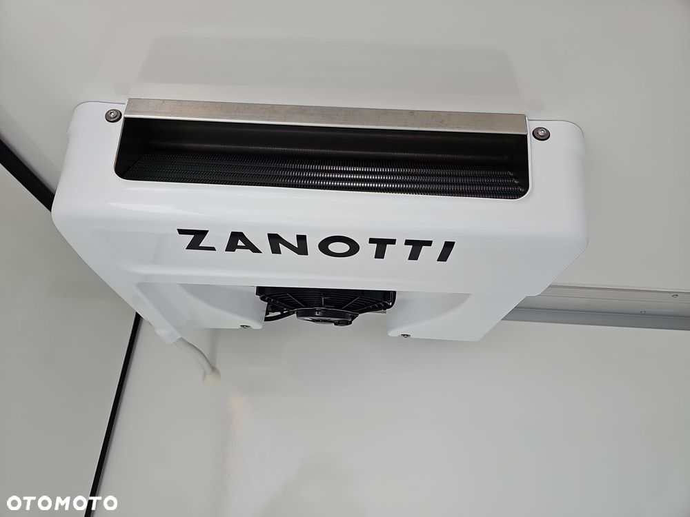 Renault Master - 25