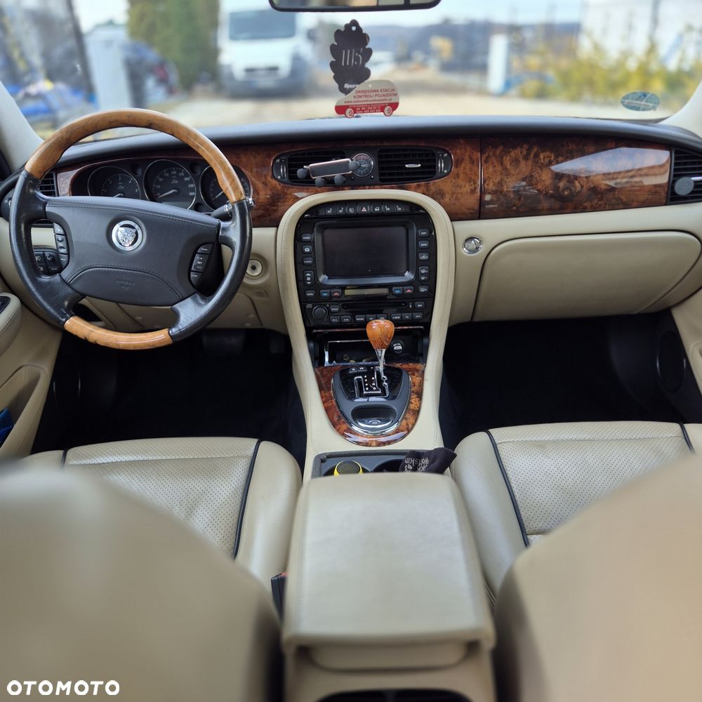Jaguar XJ - 6