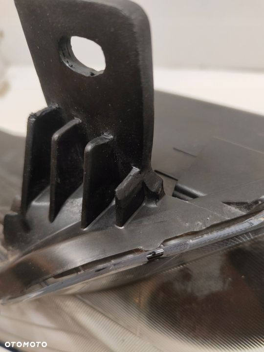 Lampa Ford OE 90187826 PRAWA - 6