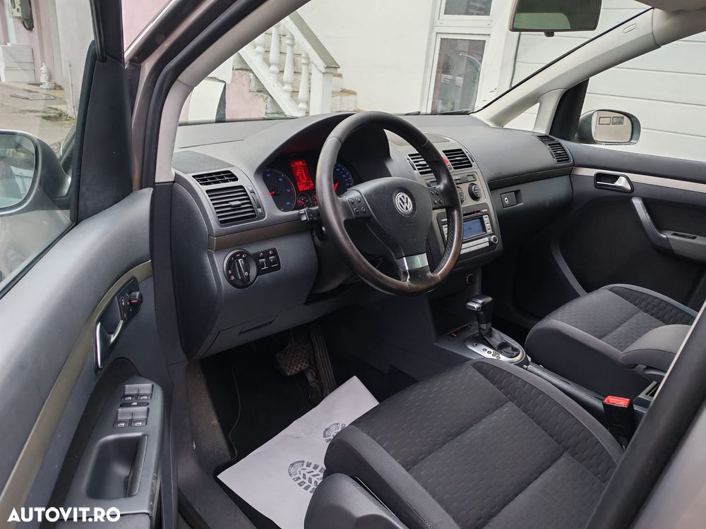 Volkswagen Touran 1.9 TDI DSG Highline - 5