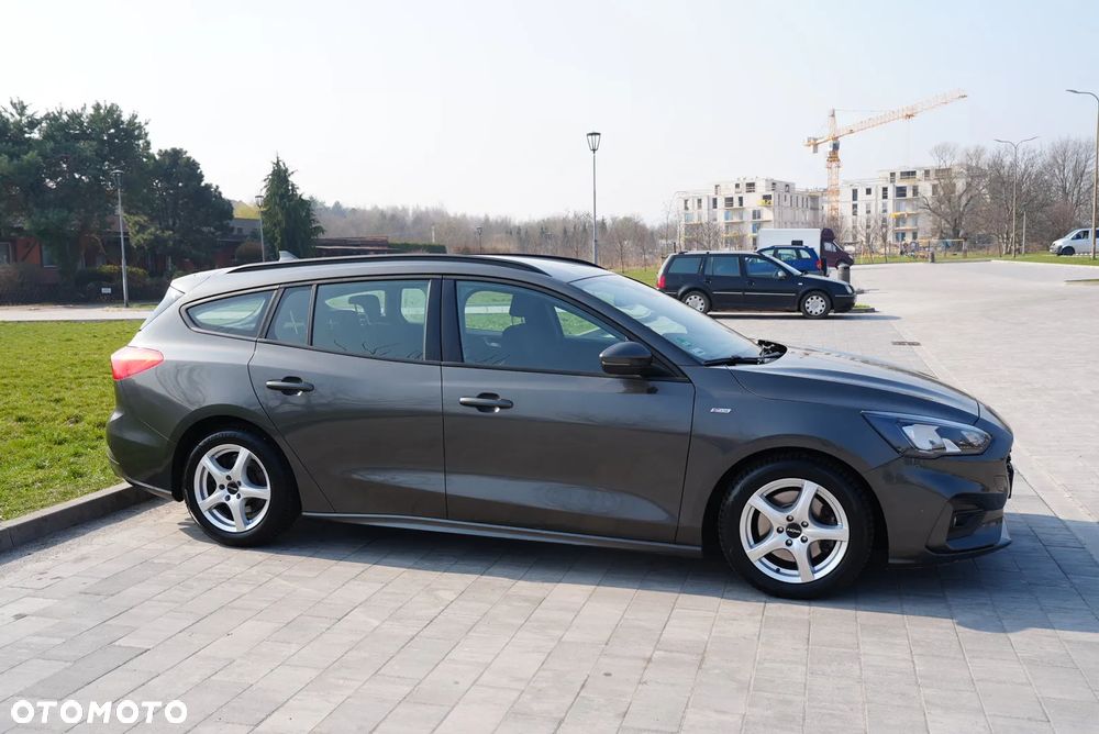 Ford Focus 1.5 EcoBoost ST-Line Business - 4