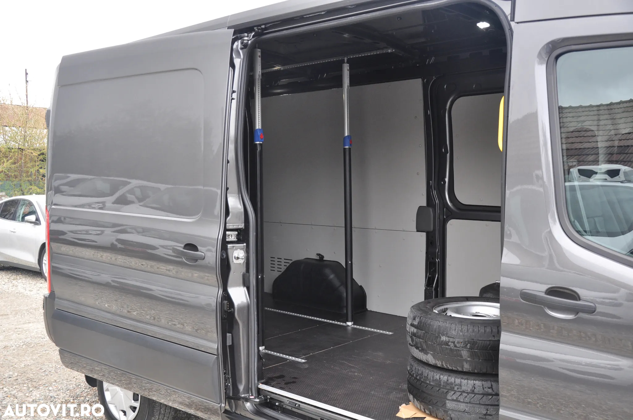 Ford Transit L3H2 Furgon - 11