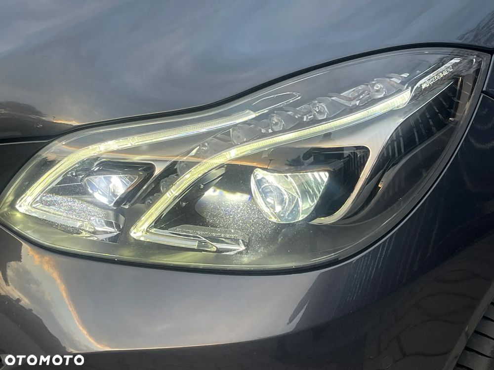 Mercedes-Benz Klasa E 220 d 4Matic 9G-TRONIC Night Edition - 13