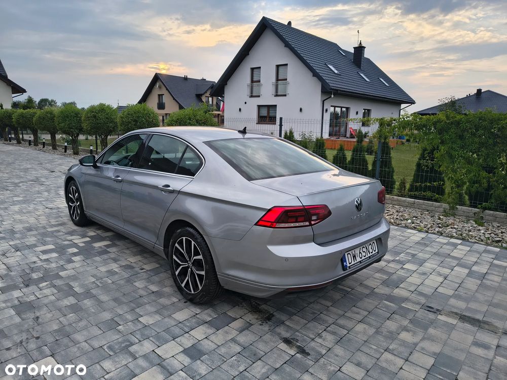 Volkswagen Passat - 12