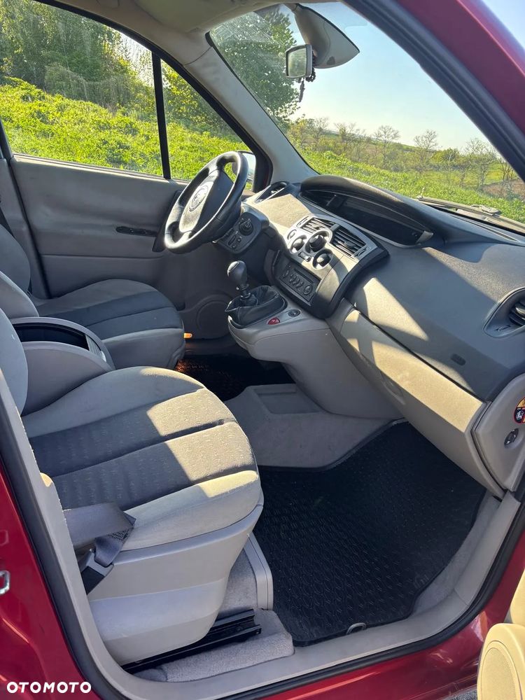 Renault Scenic 1.9 dCi FAP Avantage - 15