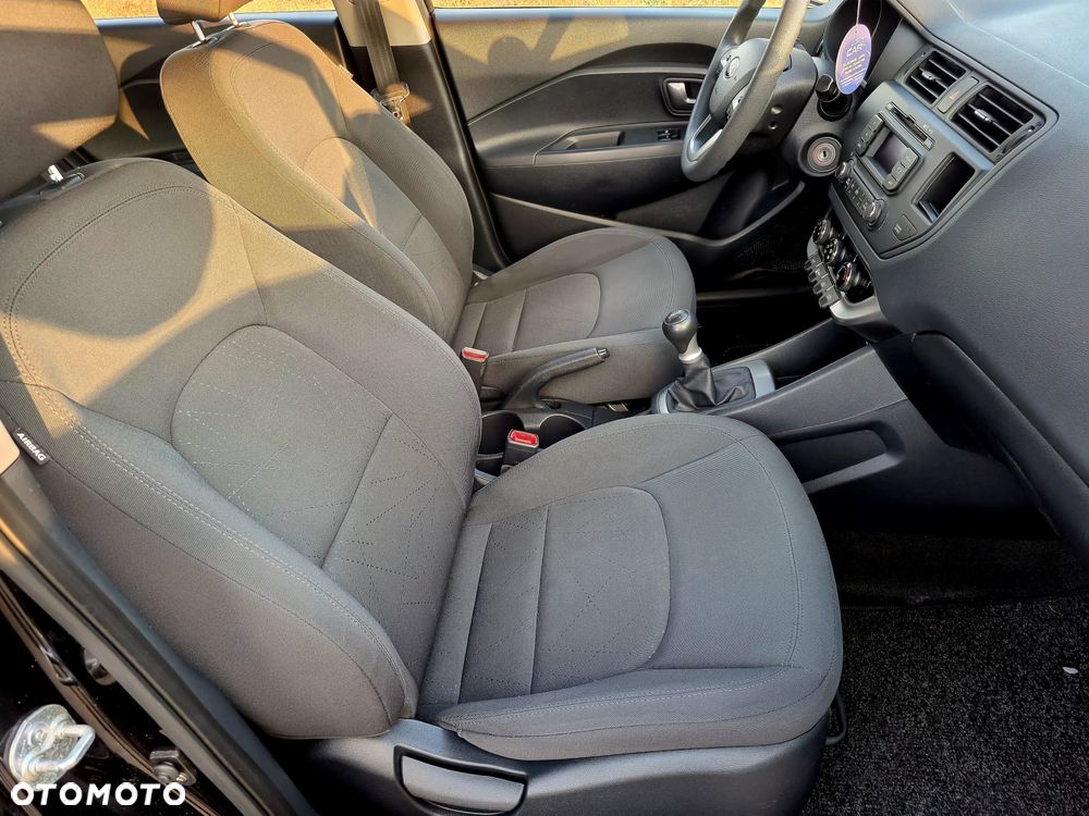 Kia Rio 1.2 Attract - 10