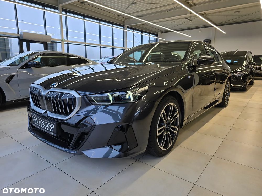 BMW Seria 5 520i mHEV M Sport - 2