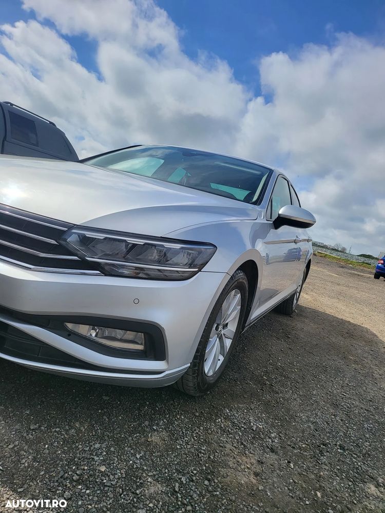 Volkswagen Passat - 4