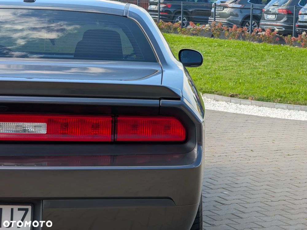 Dodge Challenger - 14