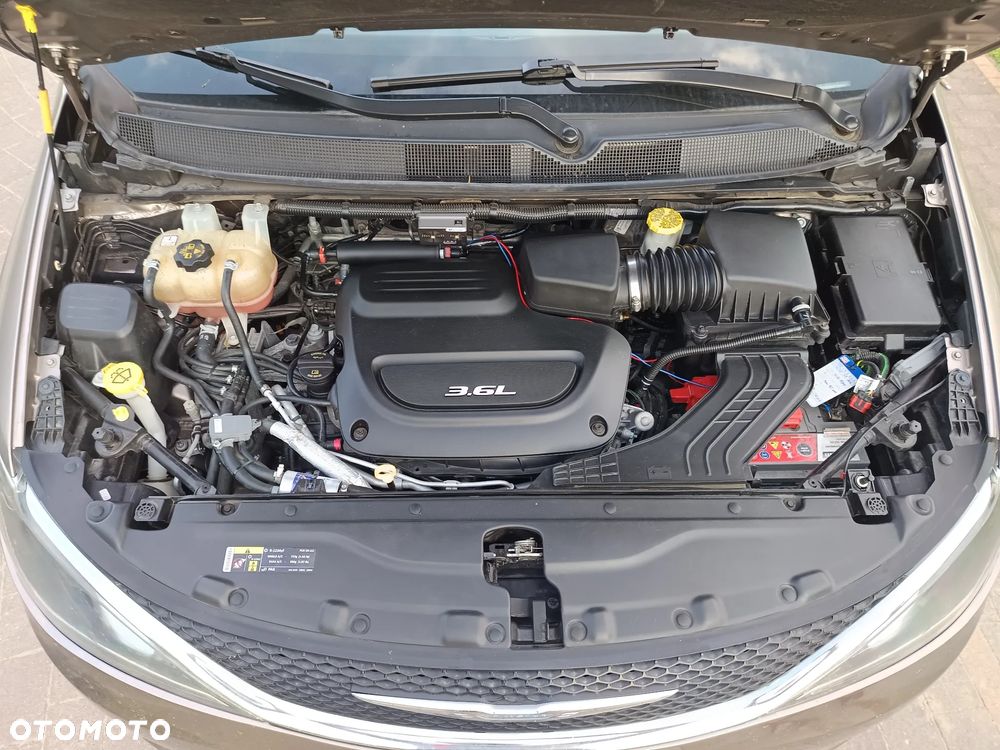 Chrysler Pacifica - 25