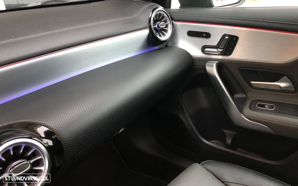 Mercedes-Benz A 250 e AMG Line - 21