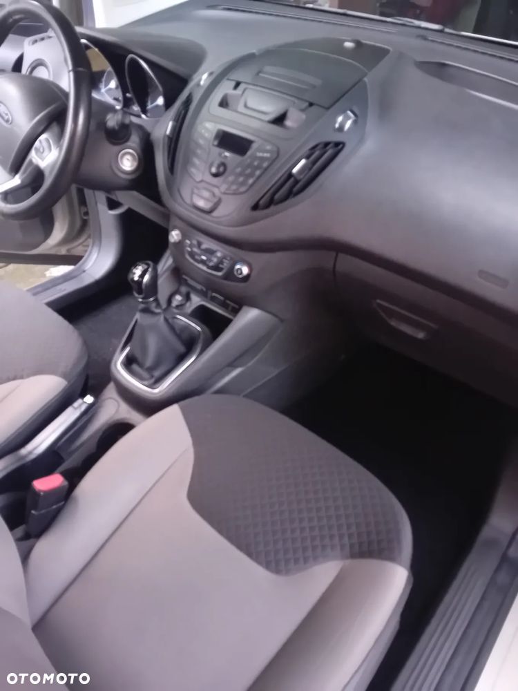 Ford Tourneo Courier 1.0 EcoBoost Titanium - 10