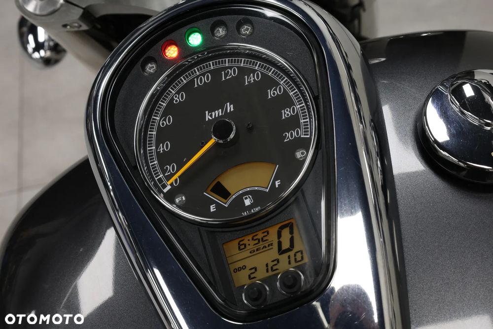Suzuki VL 800 Volusia - 18