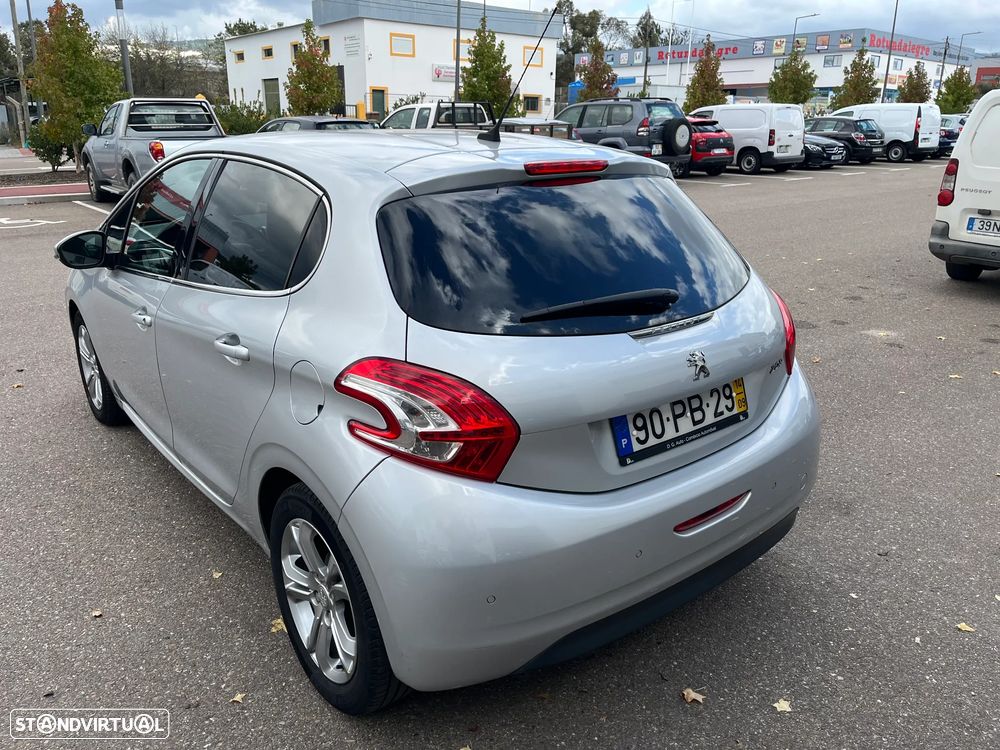 Peugeot 208 1.4 HDi Allure - 3