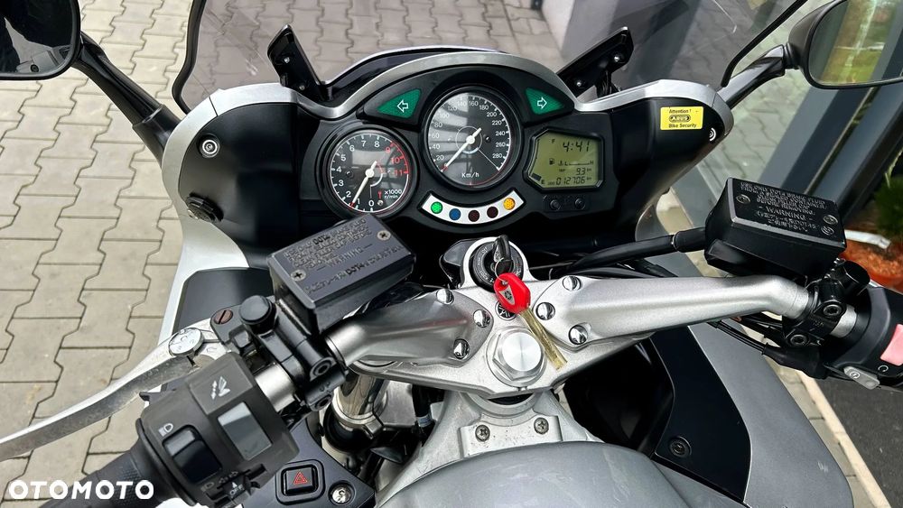 Yamaha FJR - 27