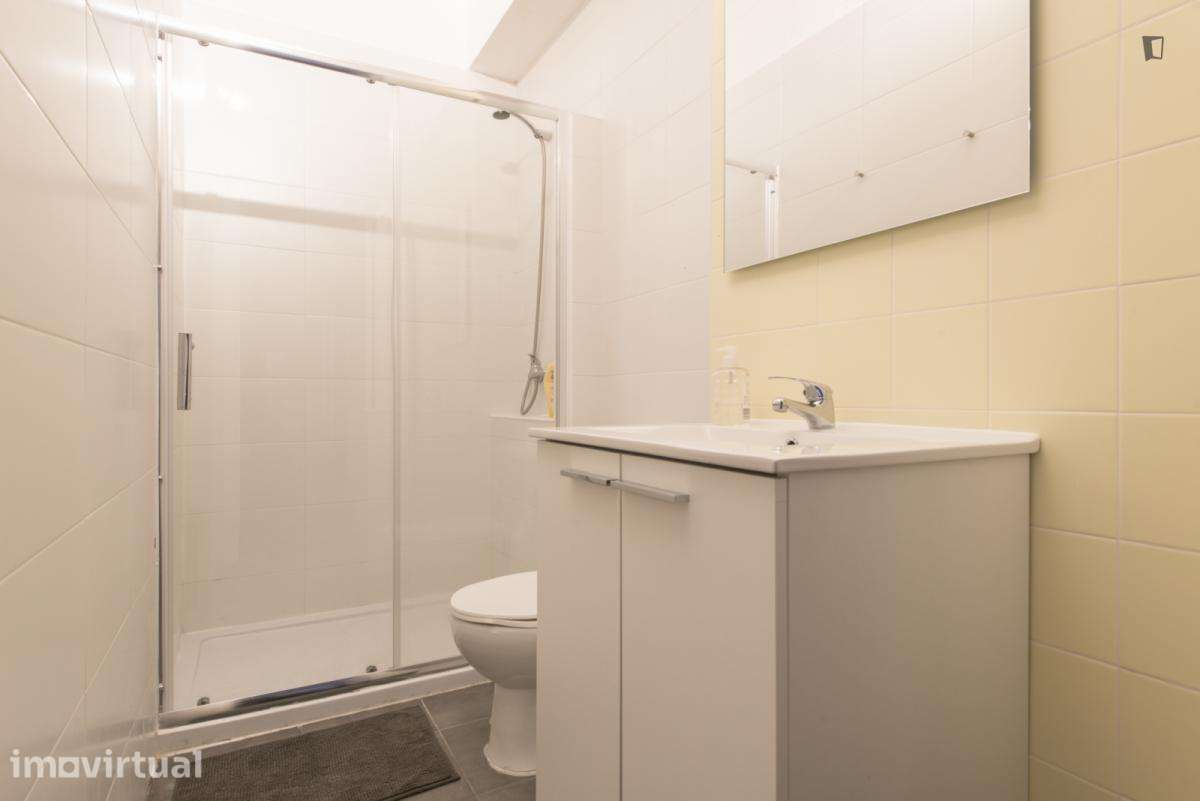 Quarto - localizado em Saldanha Lisbon - Grande imagem: 5/45