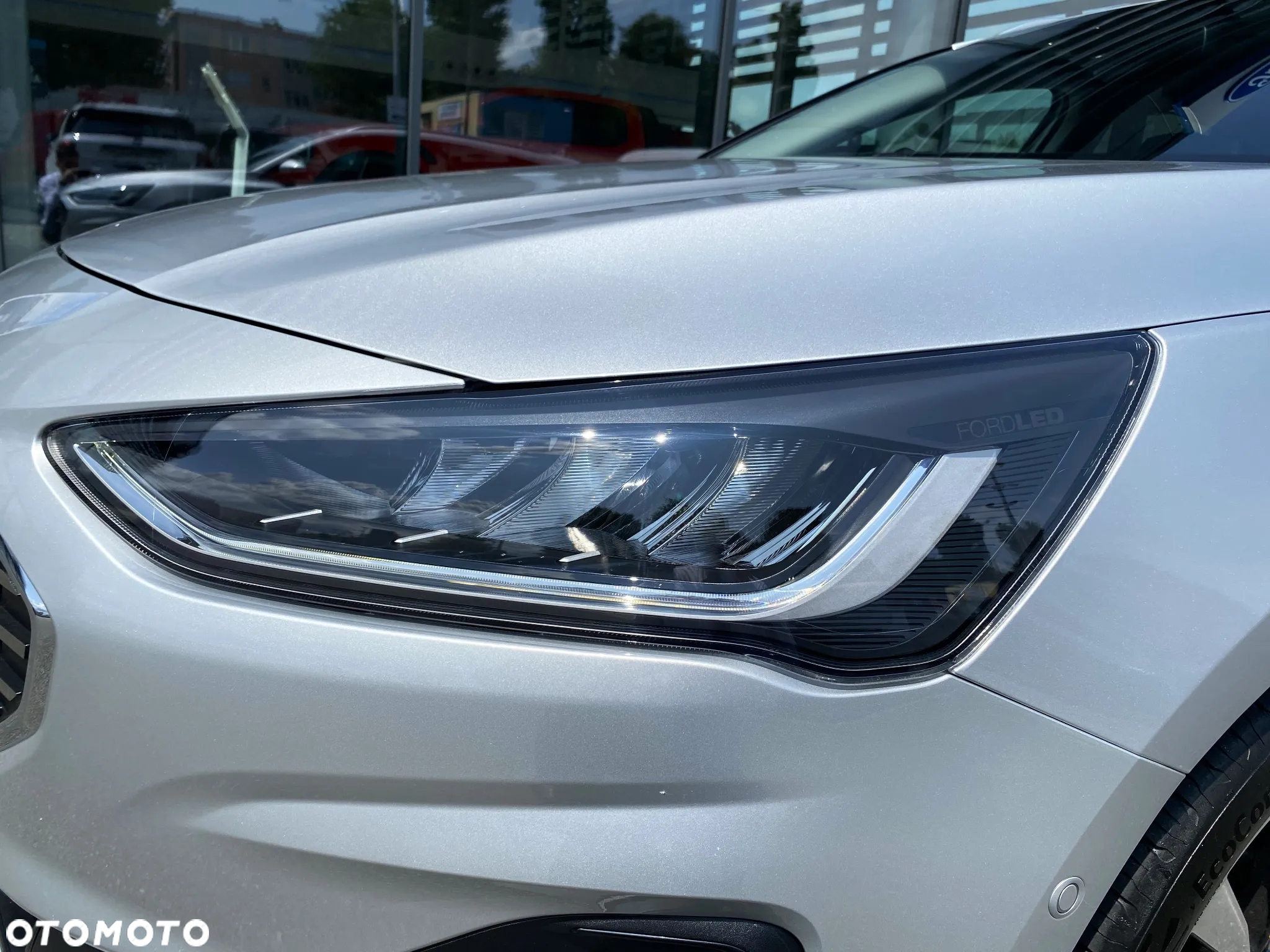 Ford Focus 1.0 EcoBoost Titanium Design - 4