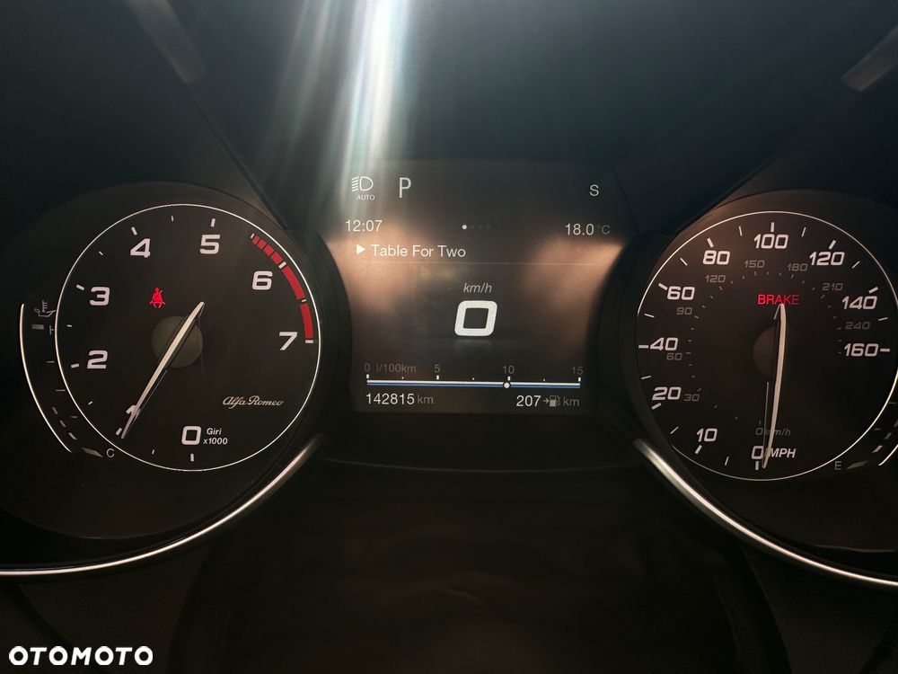 Alfa Romeo Giulia 2.0 Turbo 16V AT8 Veloce Ti - 7