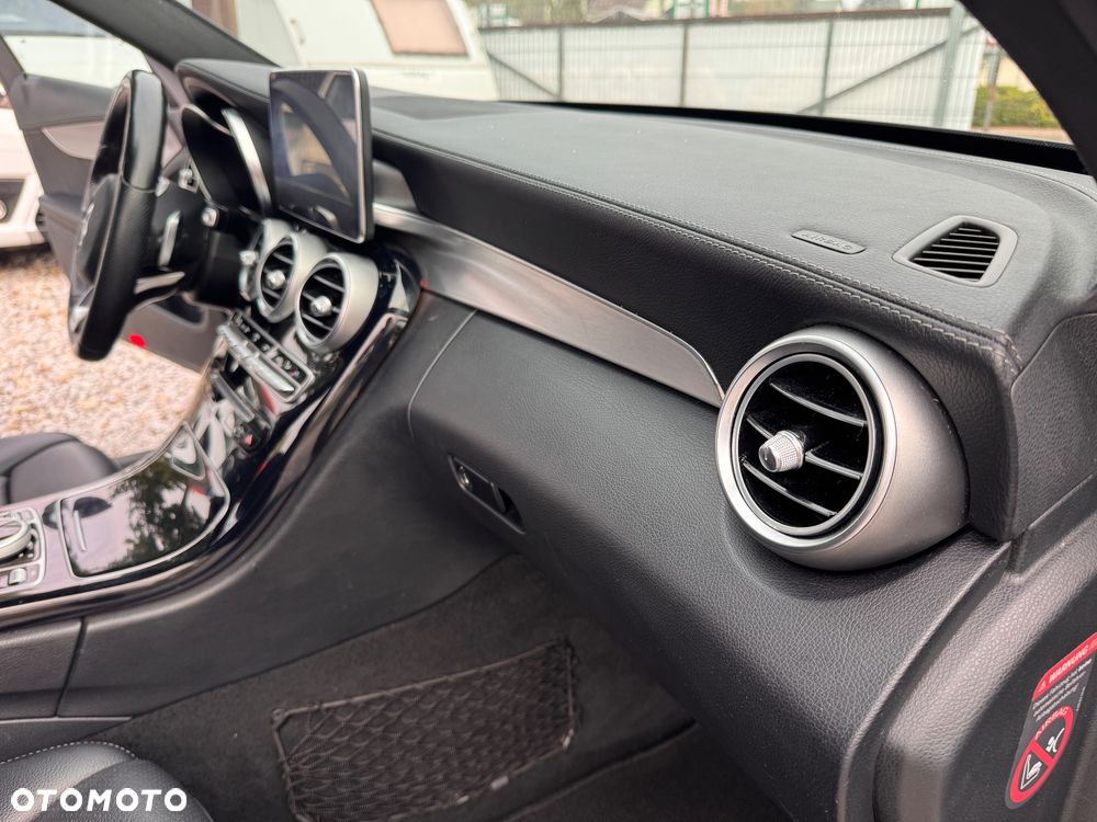 Mercedes-Benz Klasa C 200 7G-TRONIC AMG Line - 31