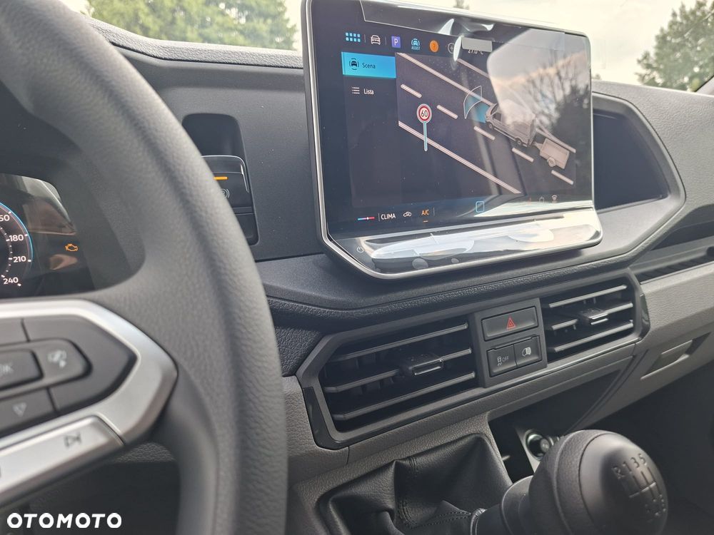 Volkswagen Crafter 35 Furgon z wysokim dachem silnik: 2,0 l EU6 177 KM / skrzynia biegów: manualna 6-biegowa rozstaw osi: 4490 mm - 19