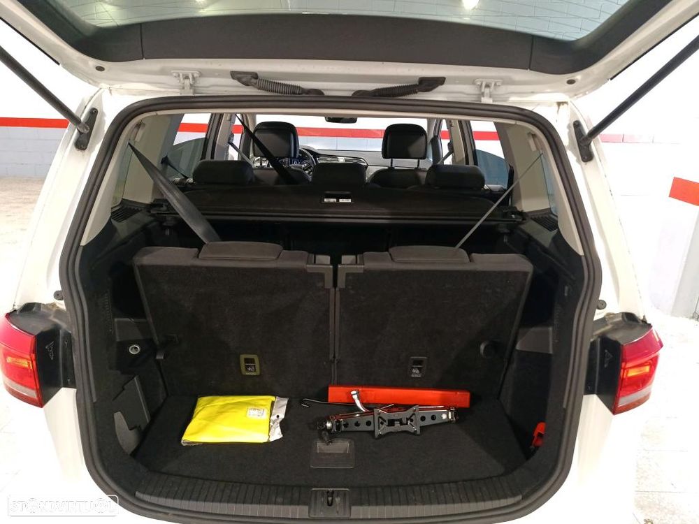 VW Touran 2.0 TDI Confortline - 10