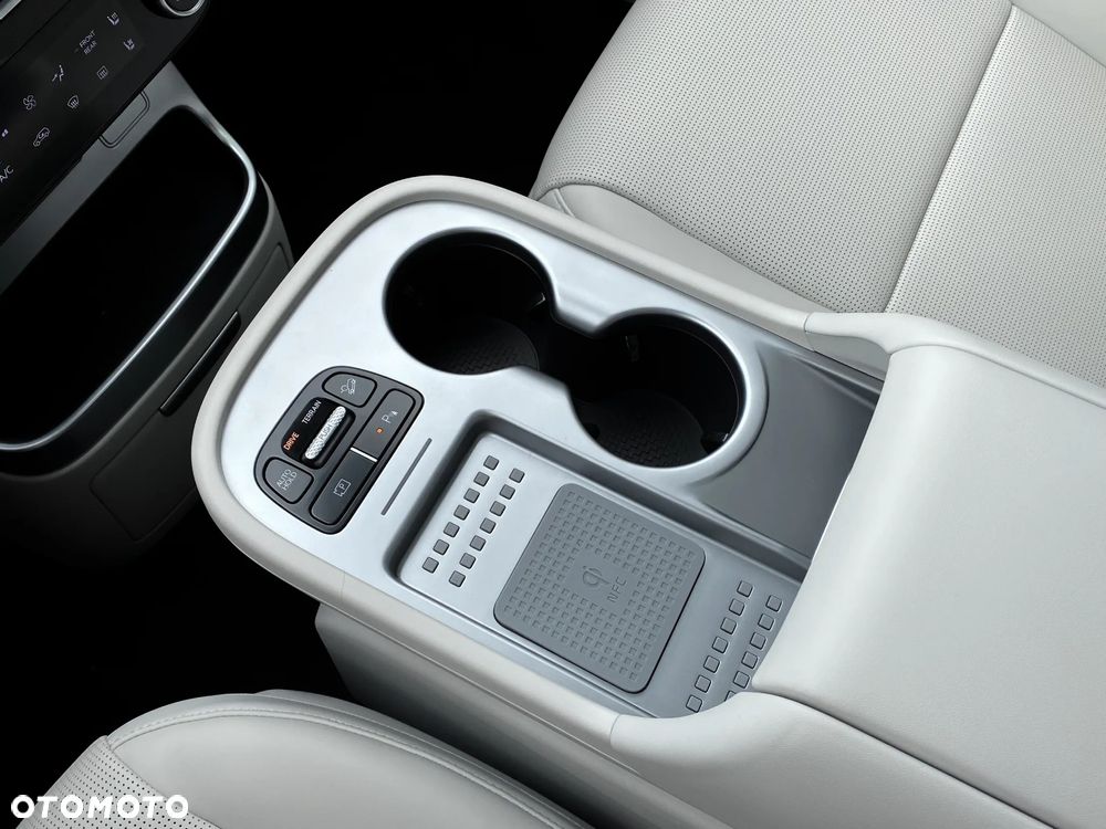 Hyundai IONIQ 9 110kWh Calligraphy AWD Performance - 32