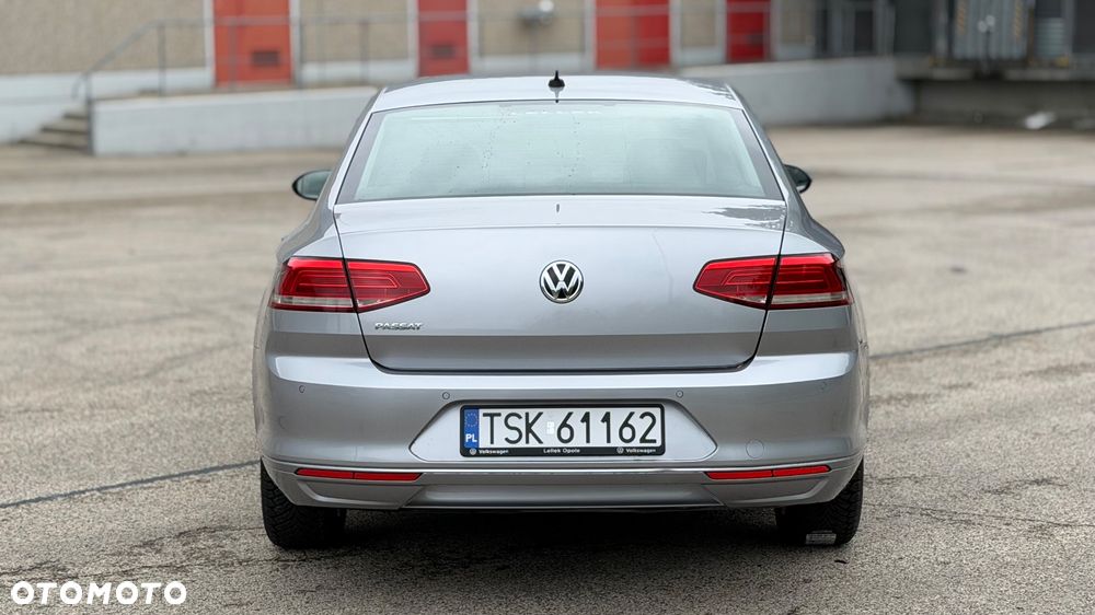 Volkswagen Passat 1.6 TDI BMT Comfortline - 13