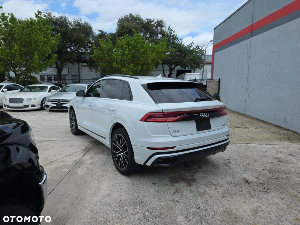 Audi Q8 55 TFSI mHEV Quattro Tiptronic - 4
