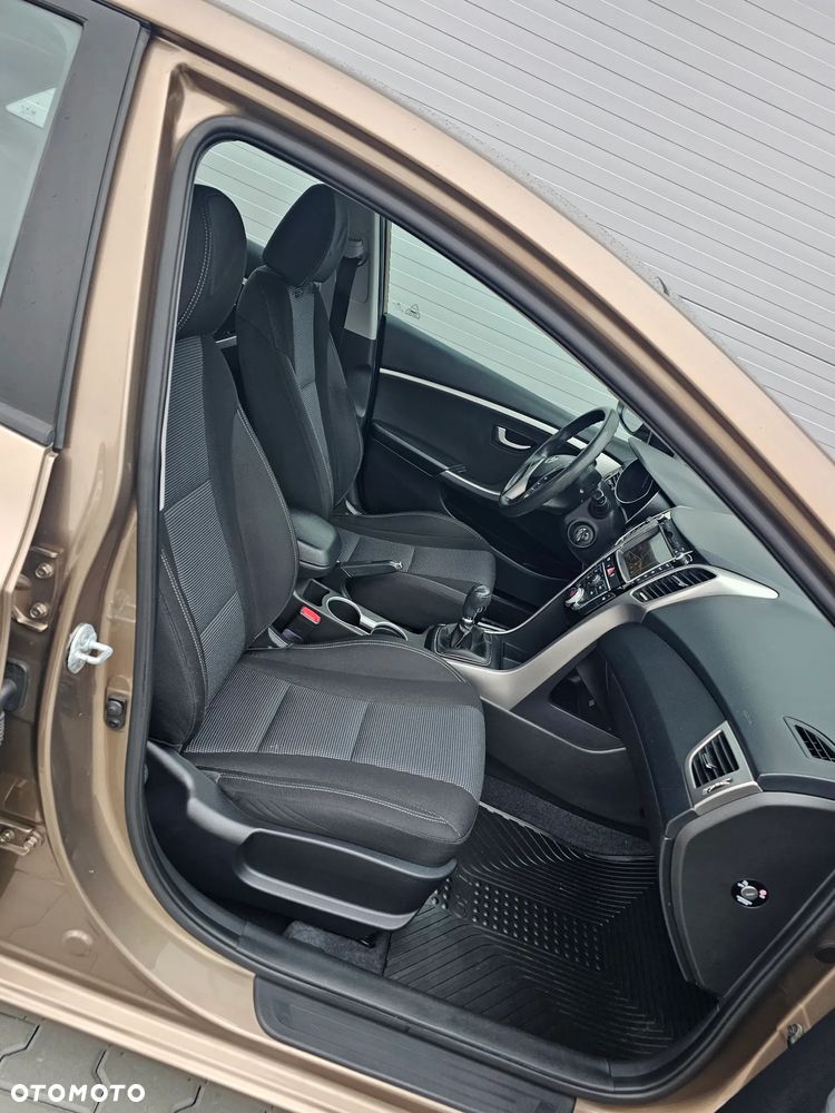 Hyundai i30 1.4 CRDi Trend - 28