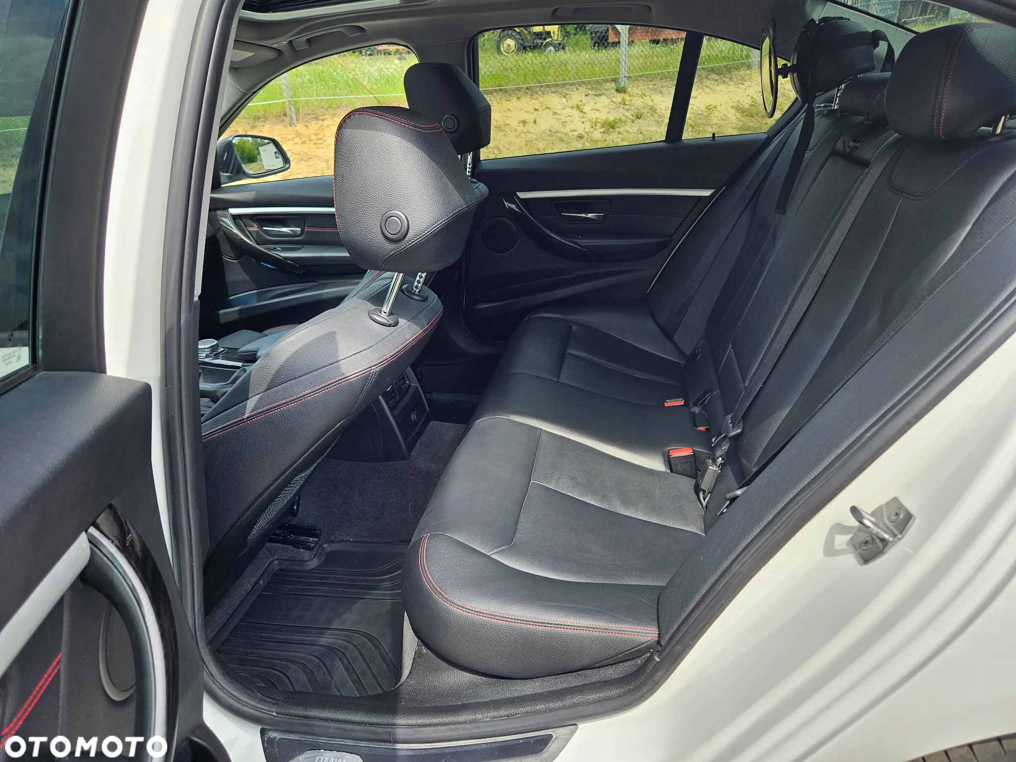 BMW Seria 3 320i xDrive Sport Line - 26