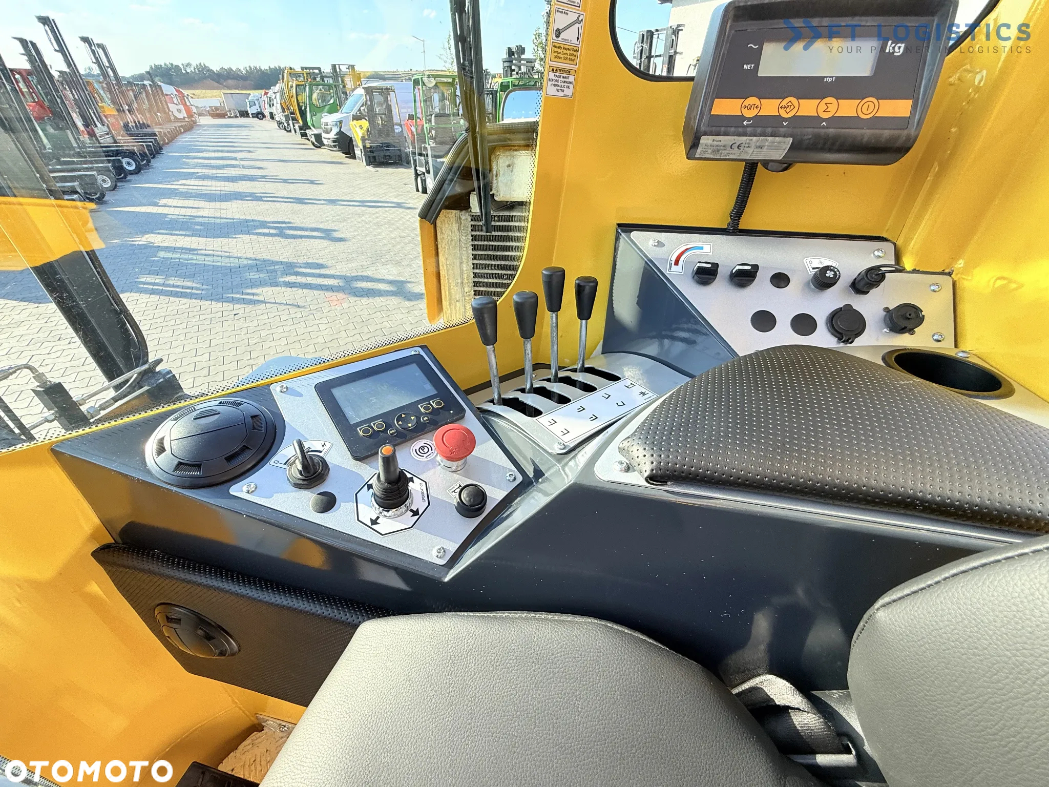 Combilift C5000 / DIESEL / TRIPLEX 6000MM / WOLNY SKOK / POZYCJONER WIDEŁ / WBUDOWANA WAGA / OGRZEWANIE / PEŁNA KABINA / STAN IDEALNY / zeroka oferta wózków czterokierunkowych i bocznych, dopasowanych do różnorodnych potrzeb i zastosowań - 34