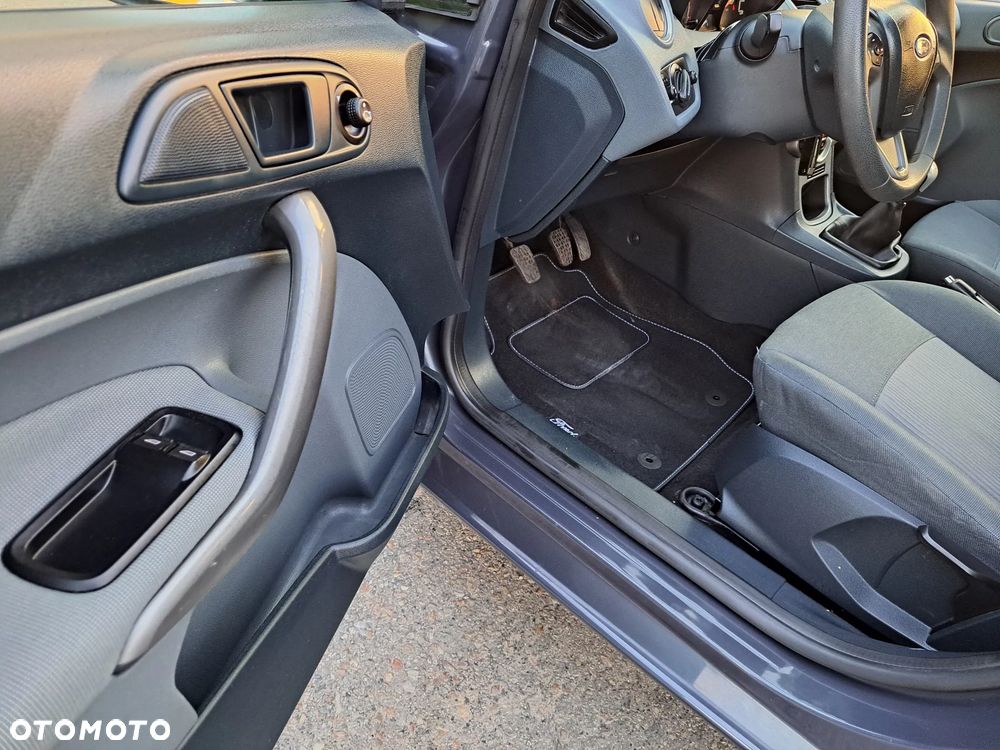 Ford Fiesta - 13