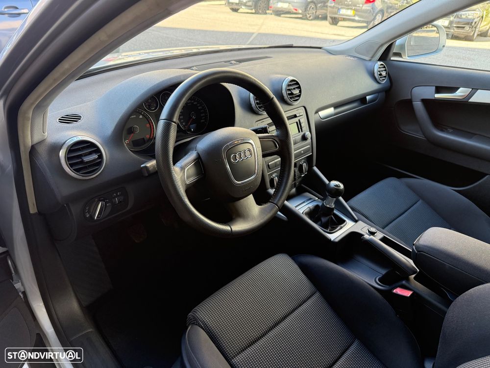 Audi A3 Sportback 2.0 TDi Sport 18 - 9