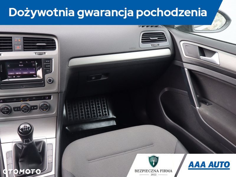 Volkswagen Golf - 10