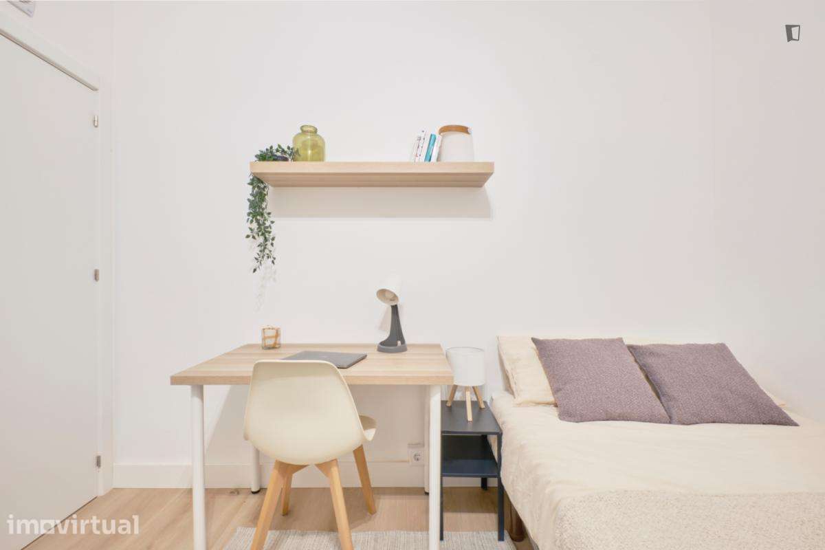 Quarto - localizado em Alameda Lisbon - Grande imagem: 4/36