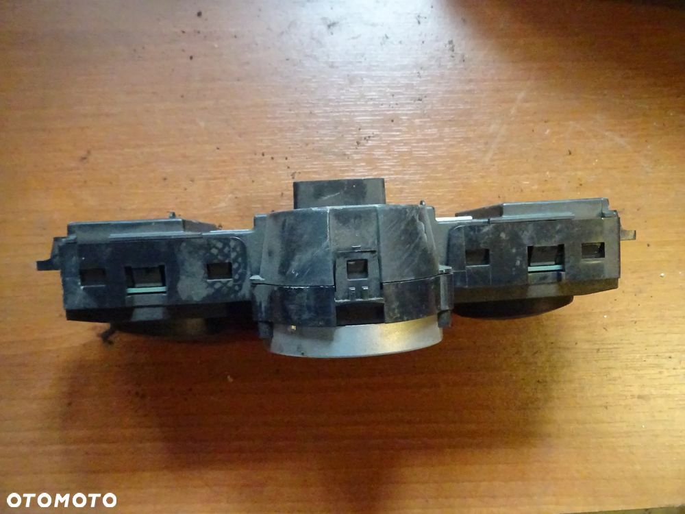 RENAULT CLIO 3 PANEL STEROWNIK NAWIEWU KLIMATYZACJI CZESCI  1.5DCI - 3