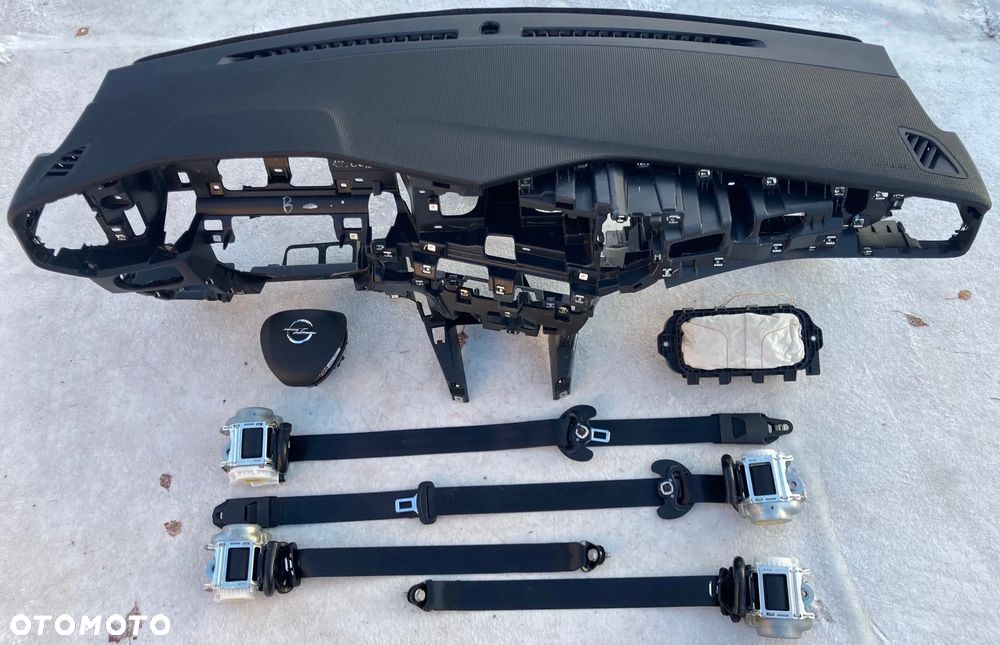 OPEL MOKKA II 2 DESKA KONSOLA KOKPIT PULPIT PÓŁKA PARAPET AIRBAG PODUSZKI POWIETRZNE KIEROWCY PASAŻERA fotela w fotel kurtyna kurtyny PASY PAS naprawa regeneracja Raz2 !!! - 1