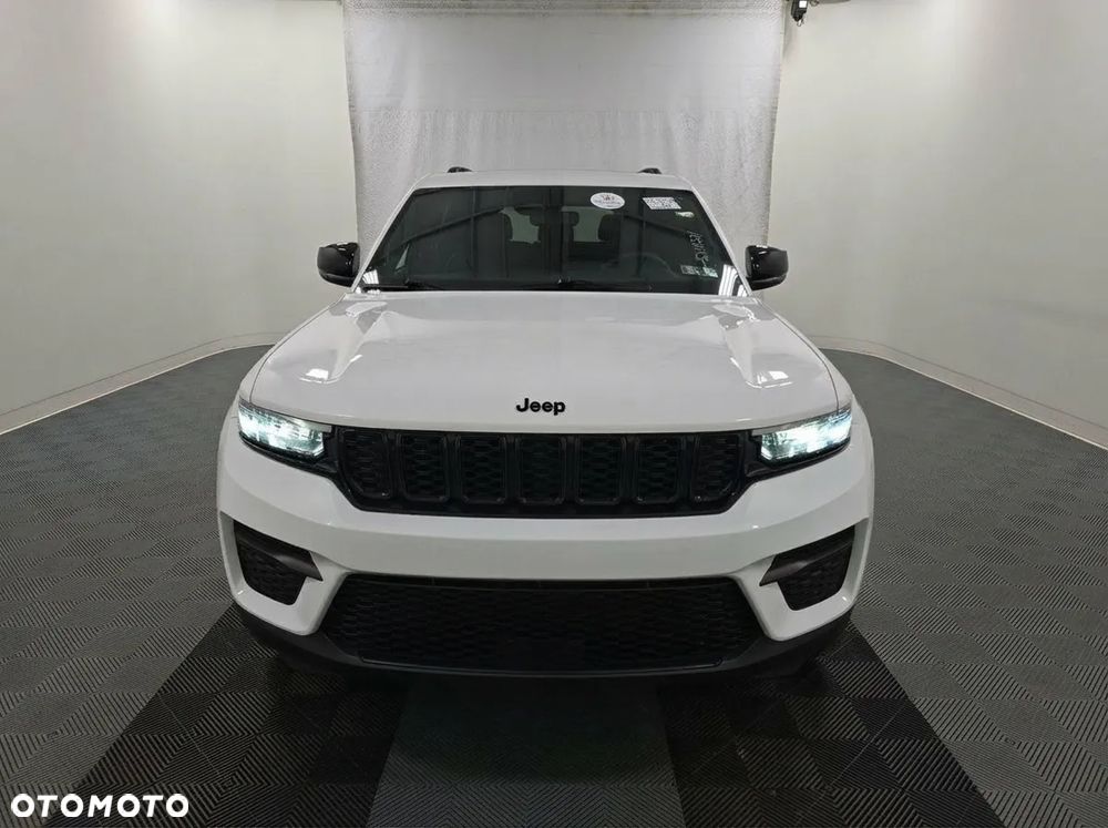 Jeep Grand Cherokee - 2