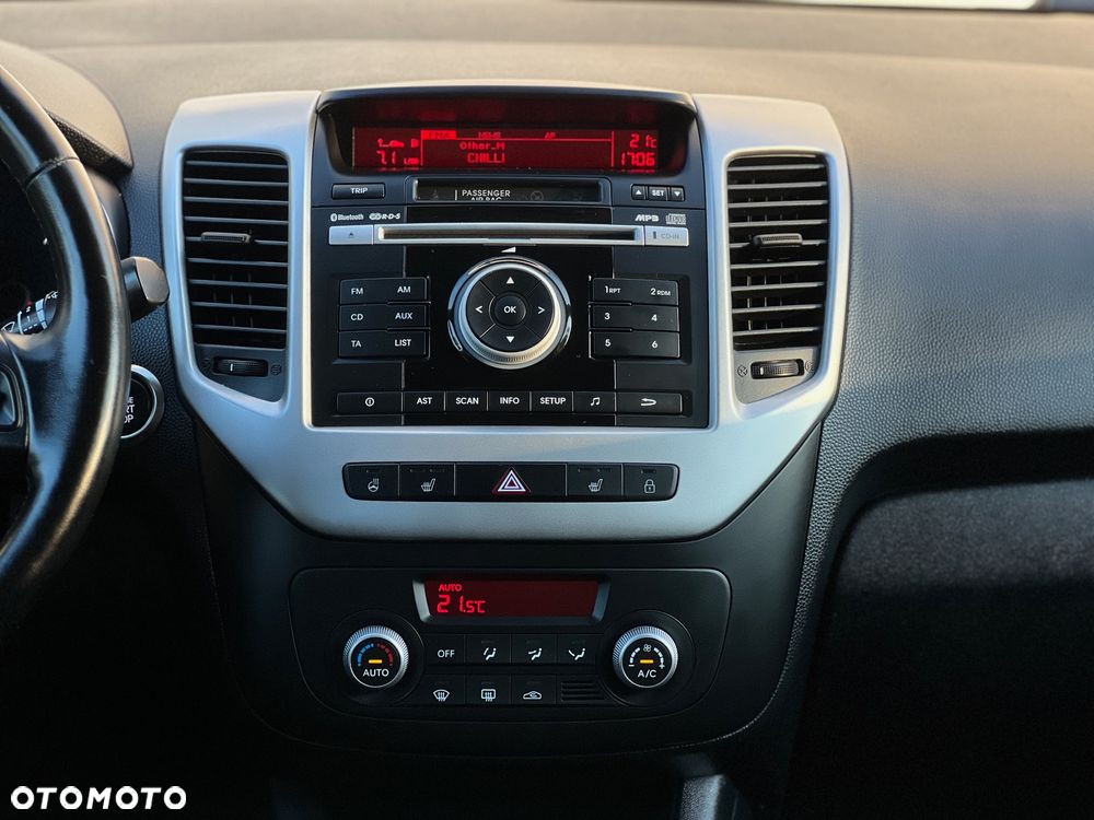 Kia Venga 1.4 CVVT UEFA EURO 2016 - 21