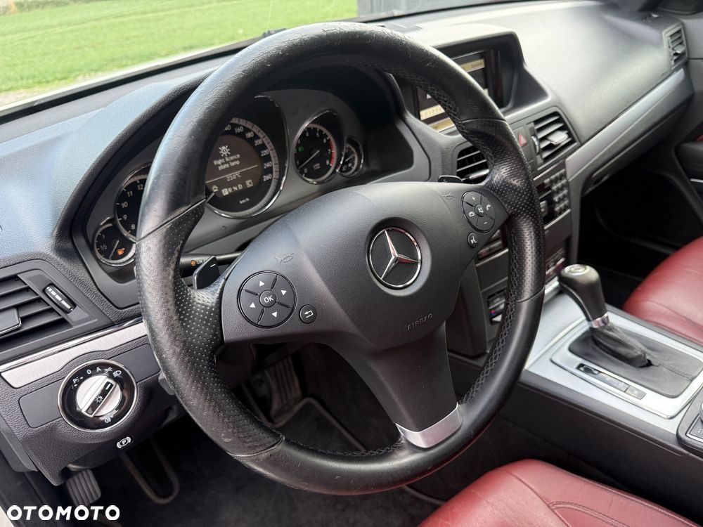 Mercedes-Benz Klasa E 300 BlueEFFICIENCY 7G-TRONIC Avantgarde - 22
