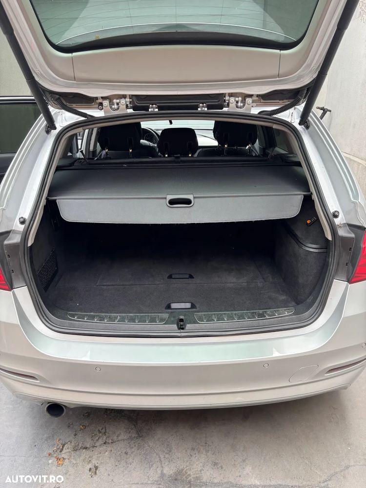 BMW Seria 3 318d Touring Aut. - 15