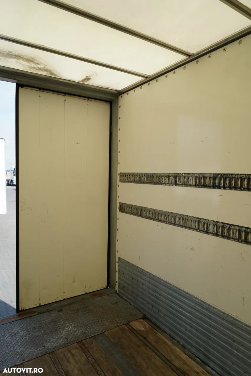 Fruehauf CONTAINER / KOFFER / 2 AXE / SAF / PODEA FOARTE REZISTENTĂ: ȘINĂ - 20