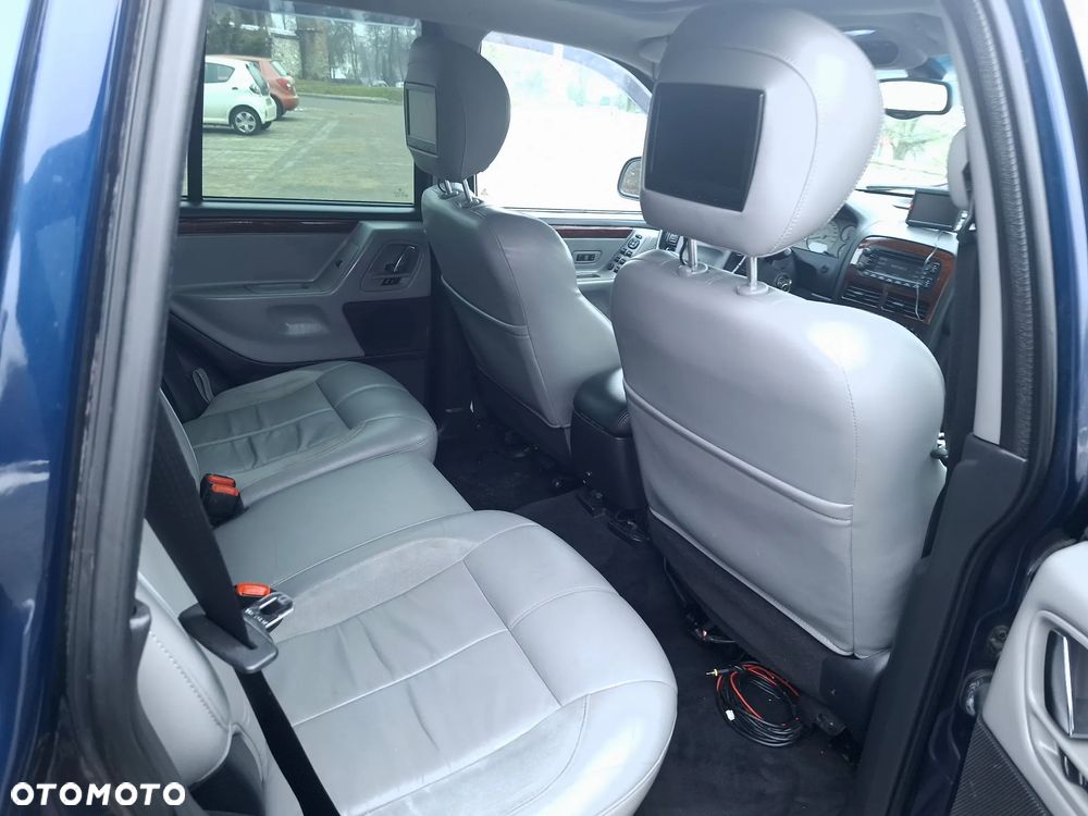 Jeep Grand Cherokee - 25