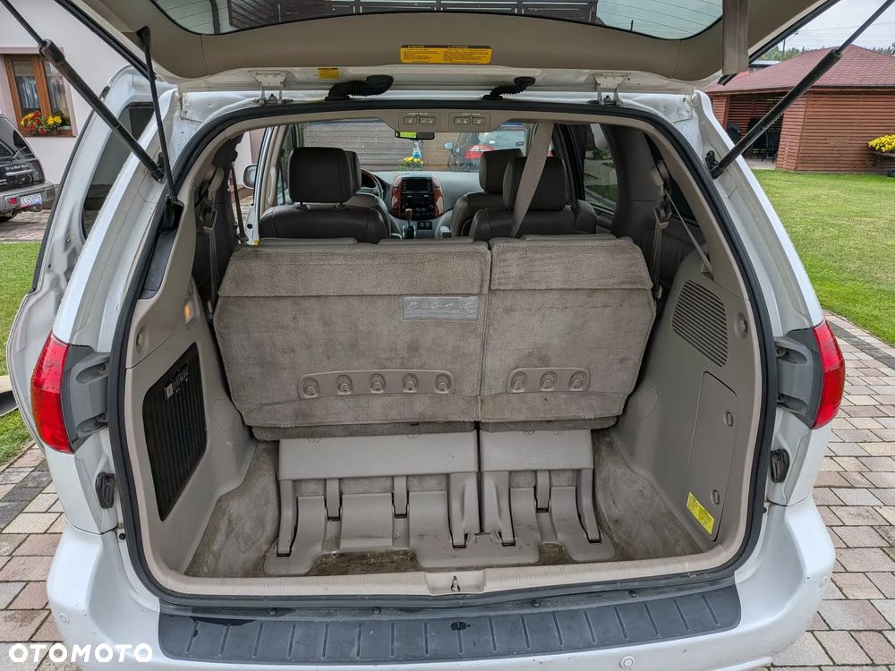 Toyota Sienna - 13